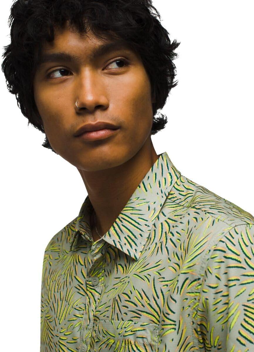 imageprAna Mens Lost Sol Printed Short Sleeve Shirt Standard FitJuniper Green Fronds